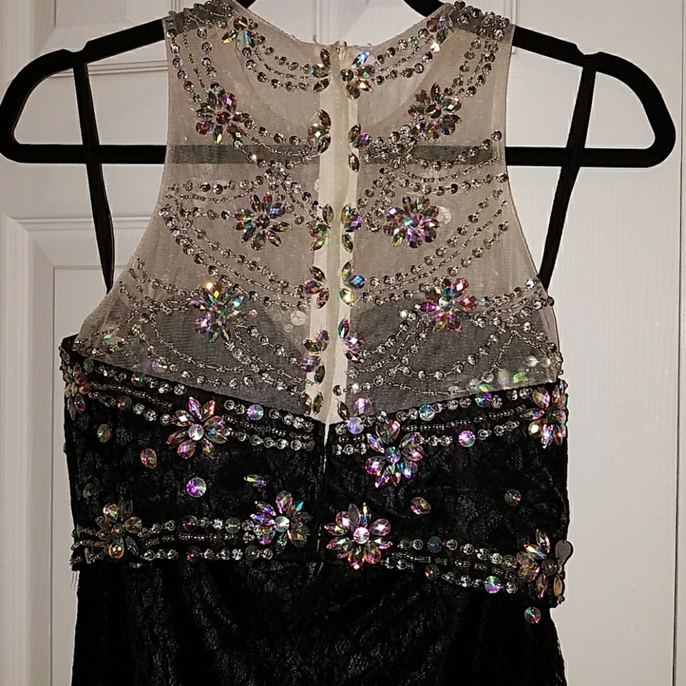 Dress - Picture 3 of 4
